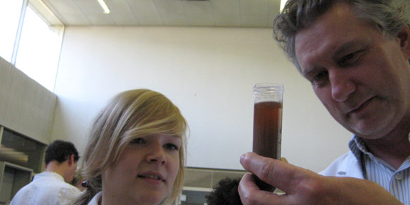 DNA Extraction, Biort class, Robert Zwijnenberg and Jennifer Willet.